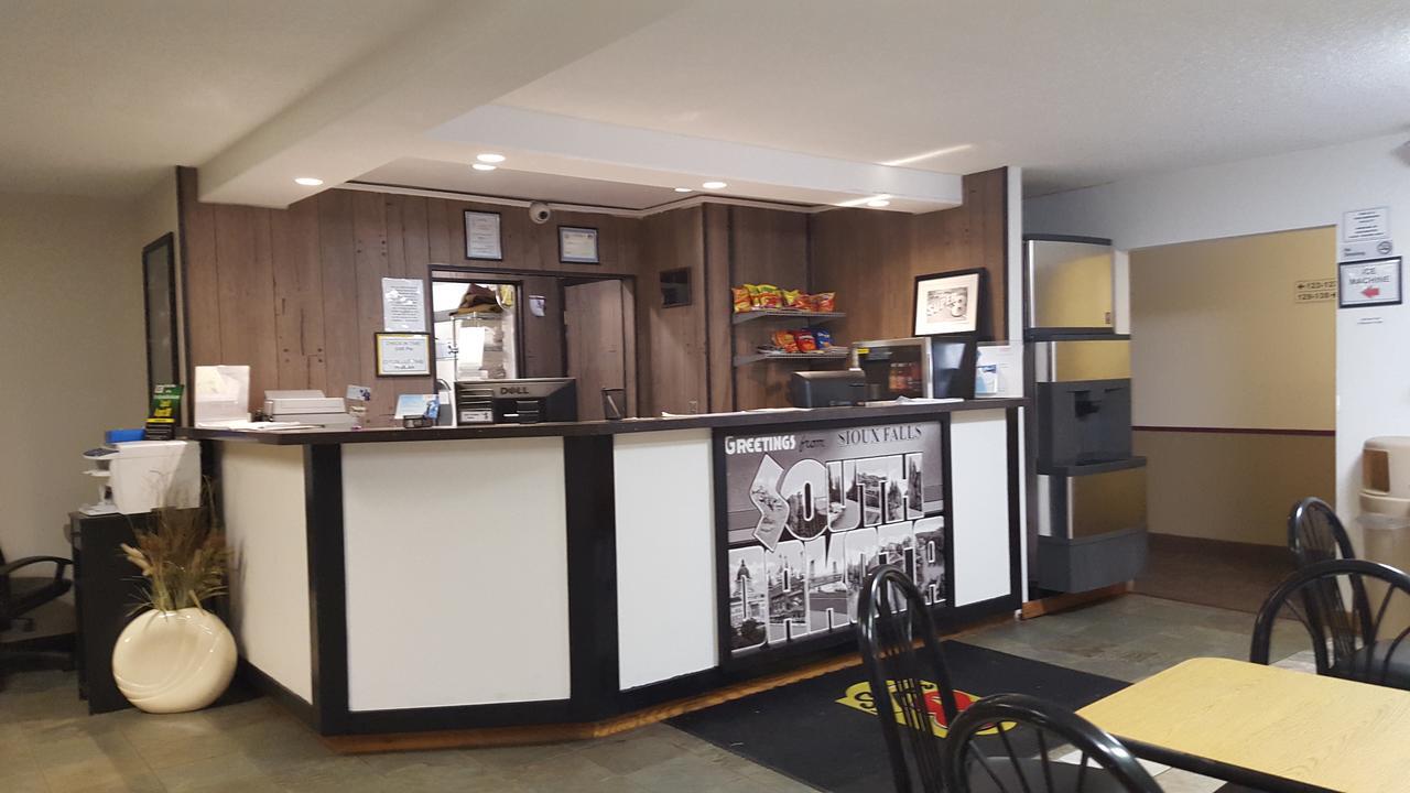 Super 8 By Wyndham Airport I90 Hotell Sioux Falls Exteriör bild